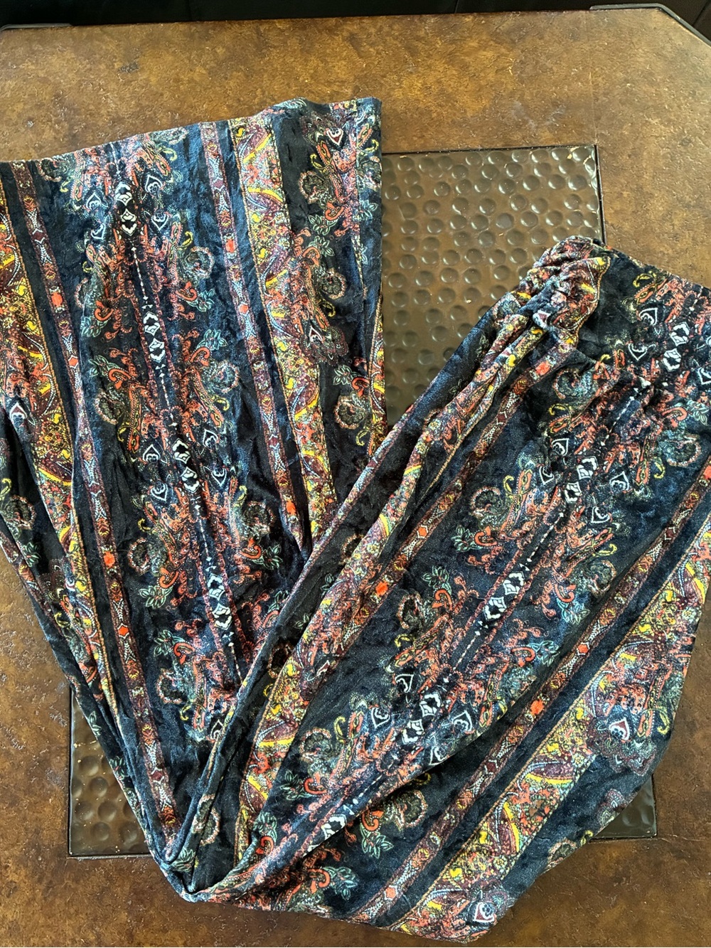 Patterned Velvet Flare pants - Multicolor Paisley Stripe